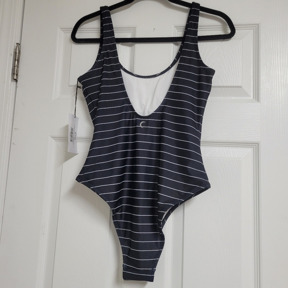 Zyia NWT Stripe Simplicity One Piece Swimsuit Size Medium. - Picture 5 of 16